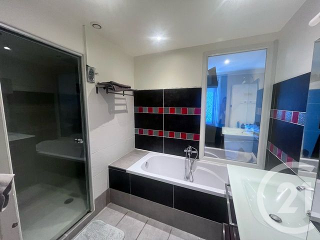 Appartement T3 à vendre - 3 pièces - 82.0 m2 - AURILLAC - 15 - AUVERGNE - Century 21 Pradel Immobilier