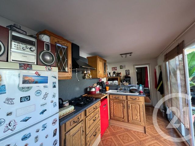 Afficher la photo en grand Appartement F3 à vendre - 3 pièces - 92.22 m2 - AURILLAC - 15 - AUVERGNE - Century 21 Pradel Immobilier