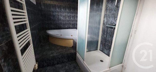 Appartement F3 à vendre - 3 pièces - 92.22 m2 - AURILLAC - 15 - AUVERGNE - Century 21 Pradel Immobilier