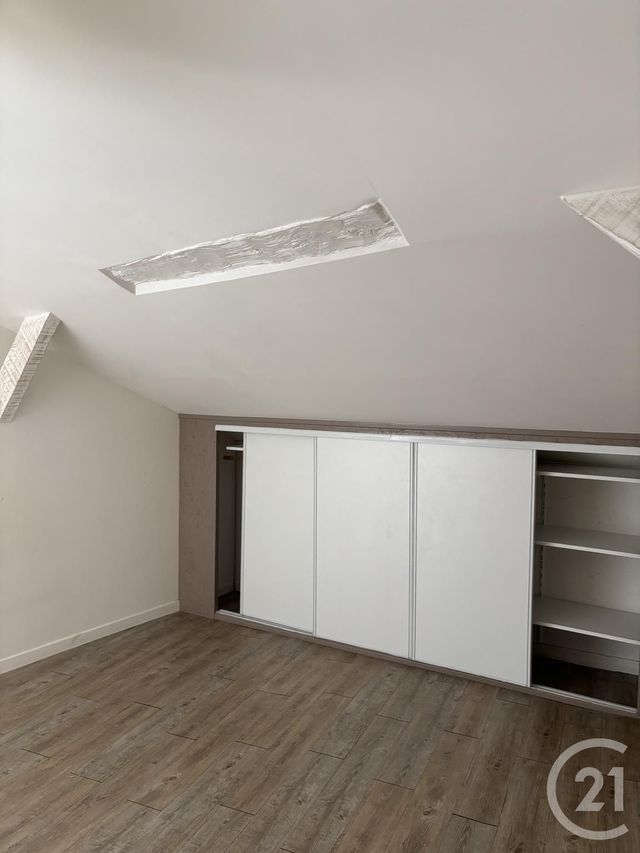 Appartement T2 à louer - 3 pièces - 70.0 m2 - AURILLAC - 15 - AUVERGNE - Century 21 Pradel Immobilier