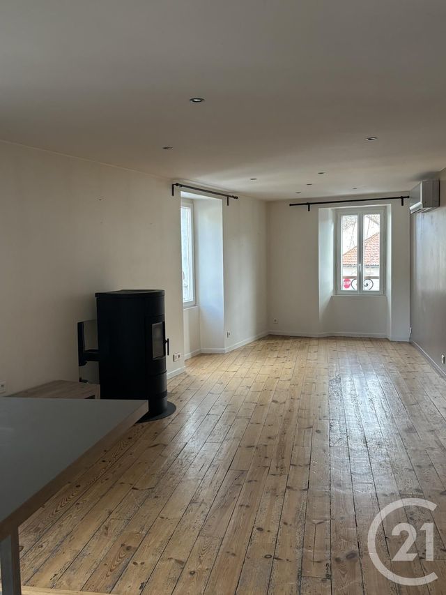 Appartement T2 à louer - 3 pièces - 70.0 m2 - AURILLAC - 15 - AUVERGNE - Century 21 Pradel Immobilier