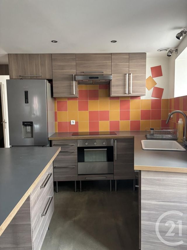 Appartement T2 à louer - 3 pièces - 70.0 m2 - AURILLAC - 15 - AUVERGNE - Century 21 Pradel Immobilier