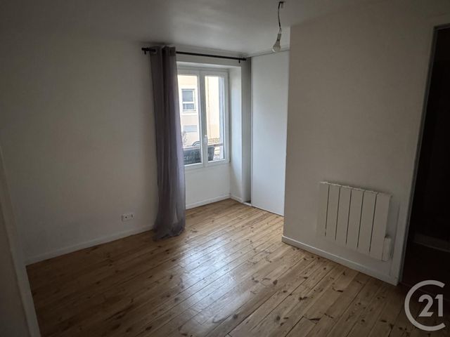 Appartement T2 à louer - 2 pièces - 30.0 m2 - AURILLAC - 15 - AUVERGNE - Century 21 Pradel Immobilier