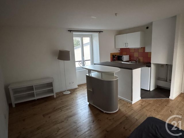 Appartement T2 à louer - 2 pièces - 30.0 m2 - AURILLAC - 15 - AUVERGNE - Century 21 Pradel Immobilier