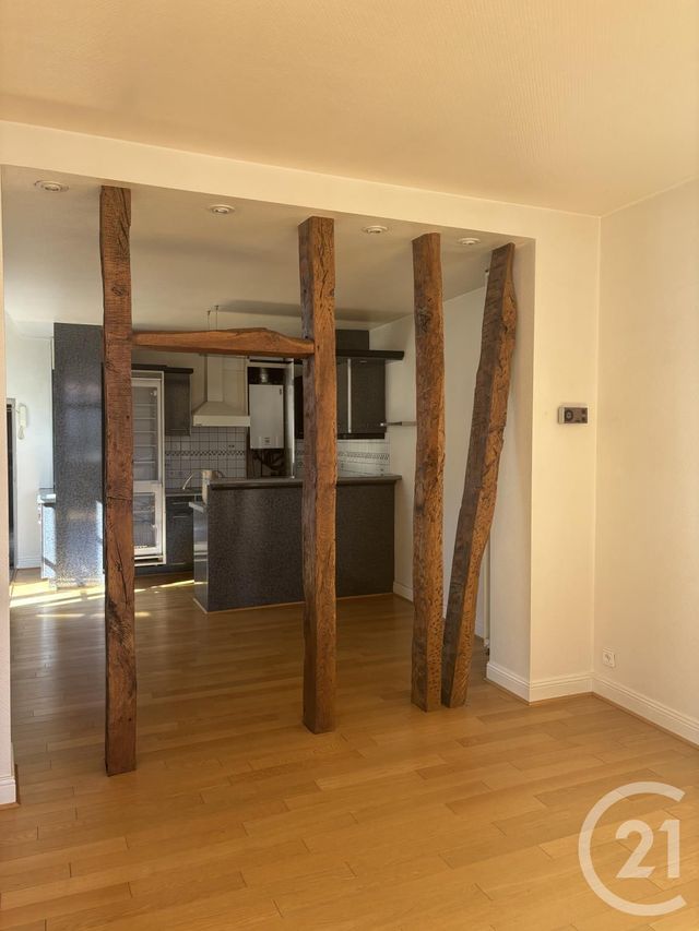 Afficher la photo en grand Appartement T3 à louer - 3 pièces - 74.0 m2 - AURILLAC - 15 - AUVERGNE - Century 21 Pradel Immobilier