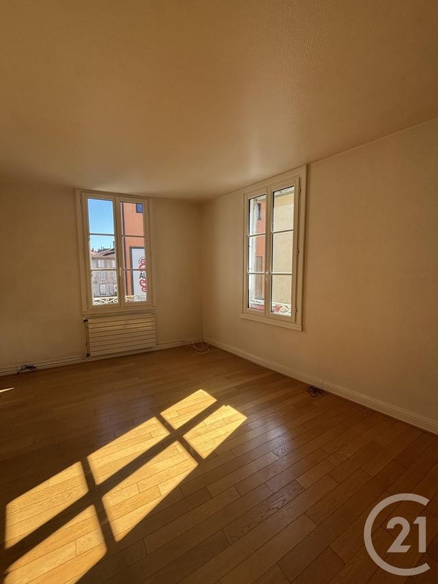 Afficher la photo en grand Appartement T3 à louer - 3 pièces - 74.0 m2 - AURILLAC - 15 - AUVERGNE - Century 21 Pradel Immobilier