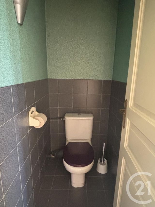 Afficher la photo en grand Appartement T3 à louer - 3 pièces - 74.0 m2 - AURILLAC - 15 - AUVERGNE - Century 21 Pradel Immobilier