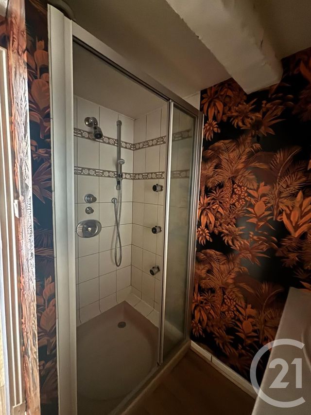 Afficher la photo en grand Appartement T3 à louer - 3 pièces - 74.0 m2 - AURILLAC - 15 - AUVERGNE - Century 21 Pradel Immobilier