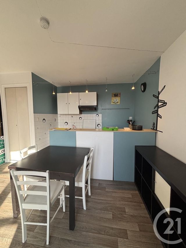 Appartement T2 à louer - 2 pièces - 35.89 m2 - AURILLAC - 15 - AUVERGNE - Century 21 Pradel Immobilier