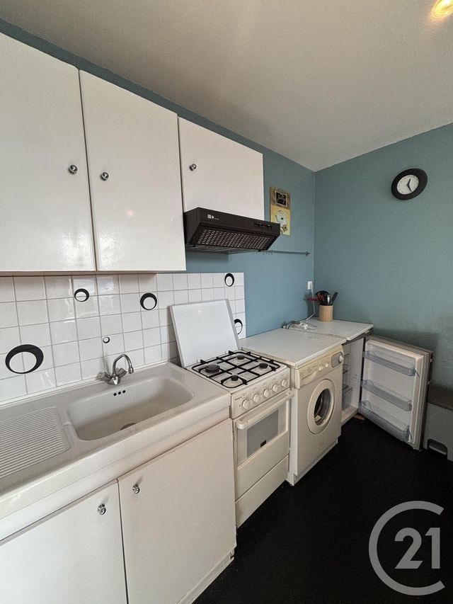 Appartement T2 à louer - 2 pièces - 35.89 m2 - AURILLAC - 15 - AUVERGNE - Century 21 Pradel Immobilier