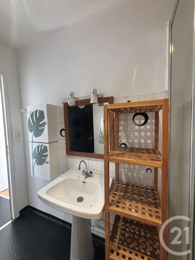 Appartement T2 à louer - 2 pièces - 35.89 m2 - AURILLAC - 15 - AUVERGNE - Century 21 Pradel Immobilier