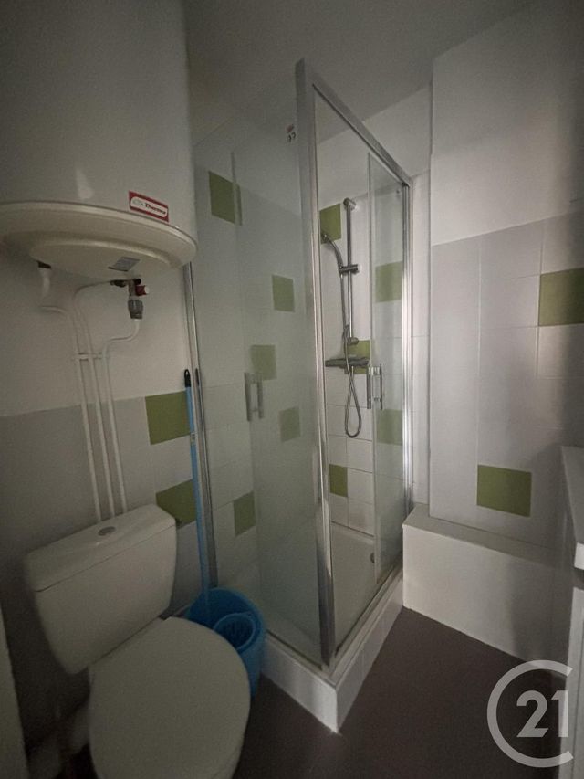 Afficher la photo en grand Appartement Studio à louer - 1 pièce - 18.0 m2 - AURILLAC - 15 - AUVERGNE - Century 21 Pradel Immobilier