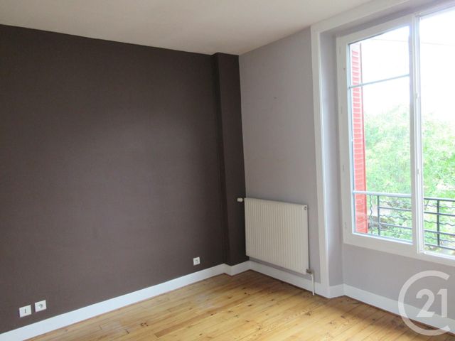 Afficher la photo en grand Appartement T2 à louer - 2 pièces - 55.38 m2 - AURILLAC - 15 - AUVERGNE - Century 21 Pradel Immobilier