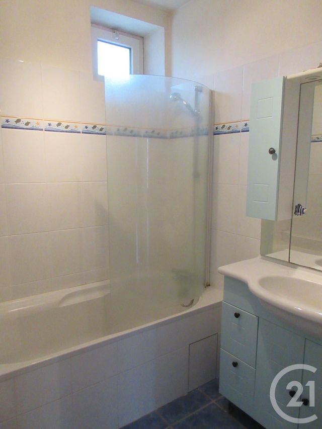 Afficher la photo en grand Appartement T2 à louer - 2 pièces - 55.38 m2 - AURILLAC - 15 - AUVERGNE - Century 21 Pradel Immobilier