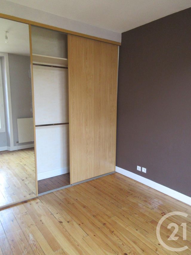 Afficher la photo en grand Appartement T2 à louer - 2 pièces - 55.38 m2 - AURILLAC - 15 - AUVERGNE - Century 21 Pradel Immobilier