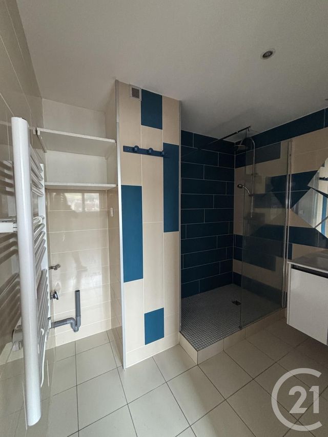 Appartement T2 à louer - 2 pièces - 40.0 m2 - AURILLAC - 15 - AUVERGNE - Century 21 Pradel Immobilier