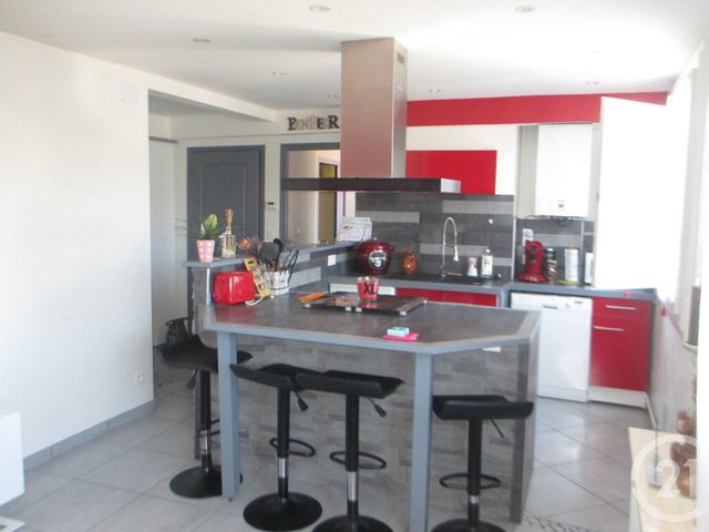 Appartement T2 à louer - 2 pièces - 40.0 m2 - AURILLAC - 15 - AUVERGNE - Century 21 Pradel Immobilier