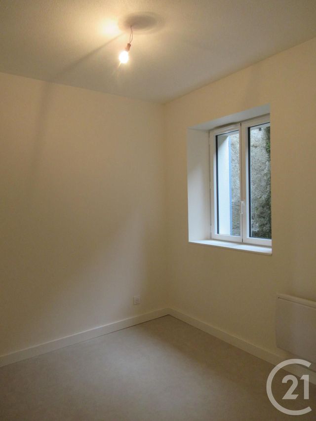 Appartement T2 à louer - 2 pièces - 36.0 m2 - AURILLAC - 15 - AUVERGNE - Century 21 Pradel Immobilier