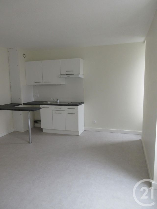 Appartement T2 à louer - 2 pièces - 36.0 m2 - AURILLAC - 15 - AUVERGNE - Century 21 Pradel Immobilier