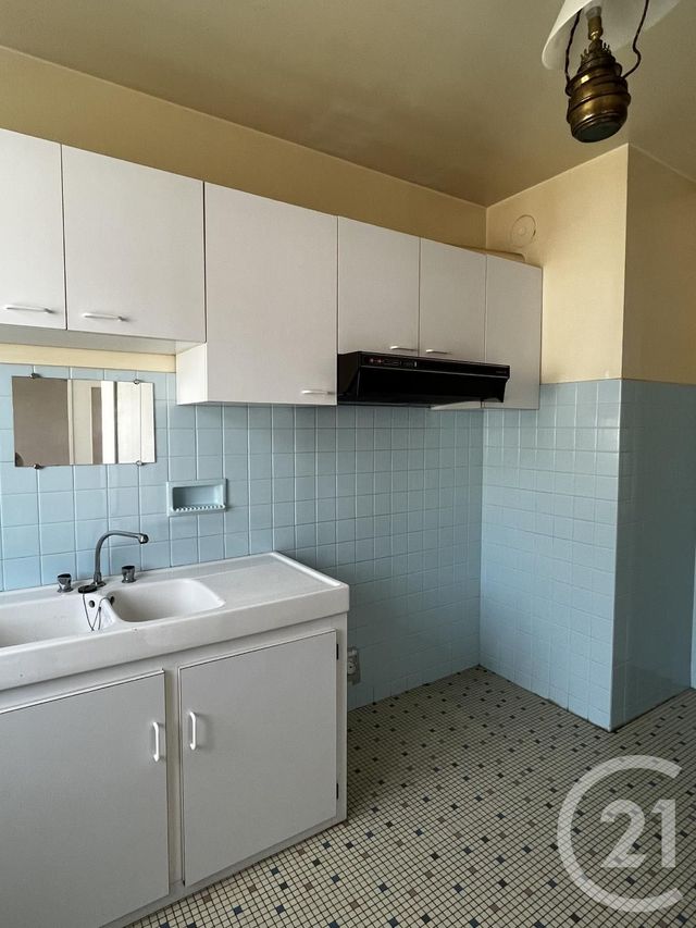 maison à louer - 3 pièces - 79.61 m2 - JUSSAC - 15 - AUVERGNE - Century 21 Pradel Immobilier