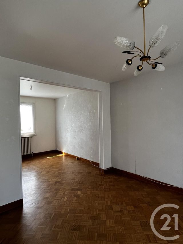 maison à louer - 3 pièces - 79.61 m2 - JUSSAC - 15 - AUVERGNE - Century 21 Pradel Immobilier