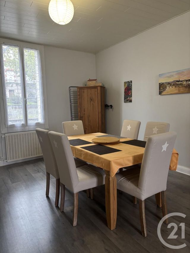 Appartement T3 à louer - 3 pièces - 80.0 m2 - AURILLAC - 15 - AUVERGNE - Century 21 Pradel Immobilier