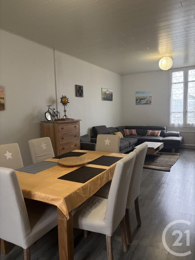 Appartement T3 à louer - 3 pièces - 80.0 m2 - AURILLAC - 15 - AUVERGNE - Century 21 Pradel Immobilier