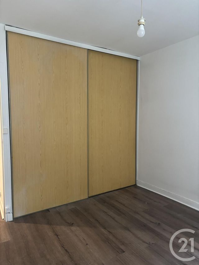 Appartement T2 à louer - 2 pièces - 41.78 m2 - AURILLAC - 15 - AUVERGNE - Century 21 Pradel Immobilier