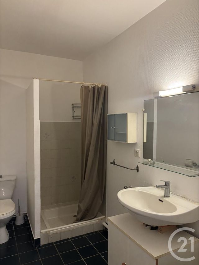 Appartement T2 à louer - 2 pièces - 41.78 m2 - AURILLAC - 15 - AUVERGNE - Century 21 Pradel Immobilier