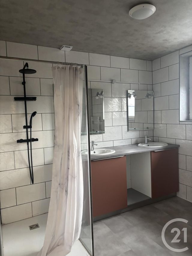 maison à louer - 5 pièces - 120.0 m2 - ST PAUL DES LANDES - 15 - AUVERGNE - Century 21 Pradel Immobilier