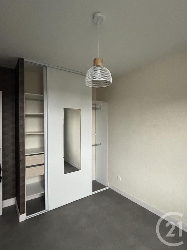 maison à louer - 5 pièces - 120.0 m2 - ST PAUL DES LANDES - 15 - AUVERGNE - Century 21 Pradel Immobilier