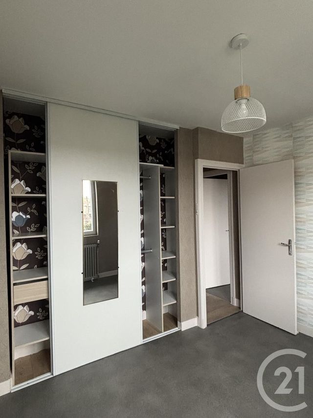 maison à louer - 5 pièces - 120.0 m2 - ST PAUL DES LANDES - 15 - AUVERGNE - Century 21 Pradel Immobilier