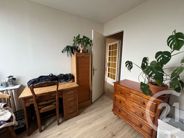 Appartement F4 à vendre - 4 pièces - 72.0 m2 - AURILLAC - 15 - AUVERGNE - Century 21 Pradel Immobilier