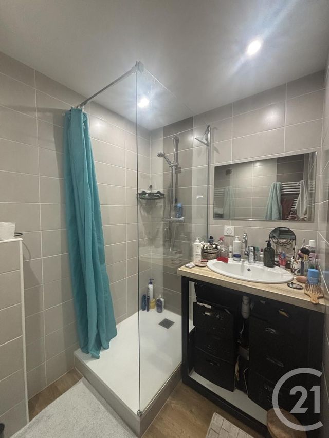 Appartement T2 à louer - 2 pièces - 43.0 m2 - AURILLAC - 15 - AUVERGNE - Century 21 Pradel Immobilier