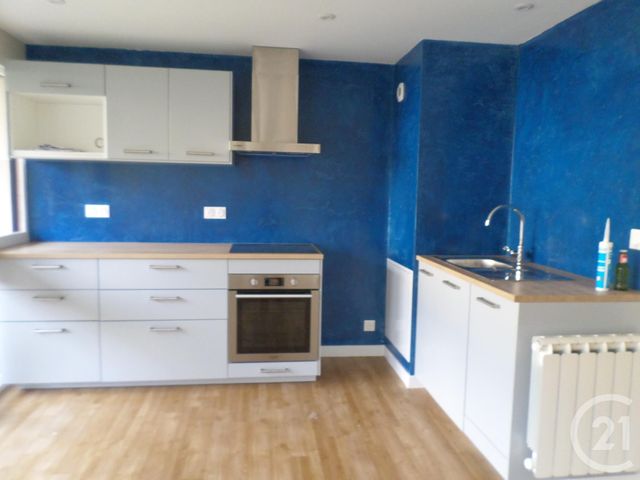 Appartement T2 à louer - 2 pièces - 43.0 m2 - AURILLAC - 15 - AUVERGNE - Century 21 Pradel Immobilier