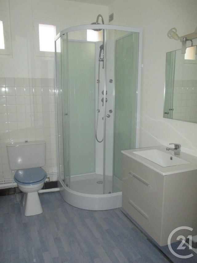 Appartement T2 à louer - 2 pièces - 33.17 m2 - ARPAJON SUR CERE - 15 - AUVERGNE - Century 21 Pradel Immobilier