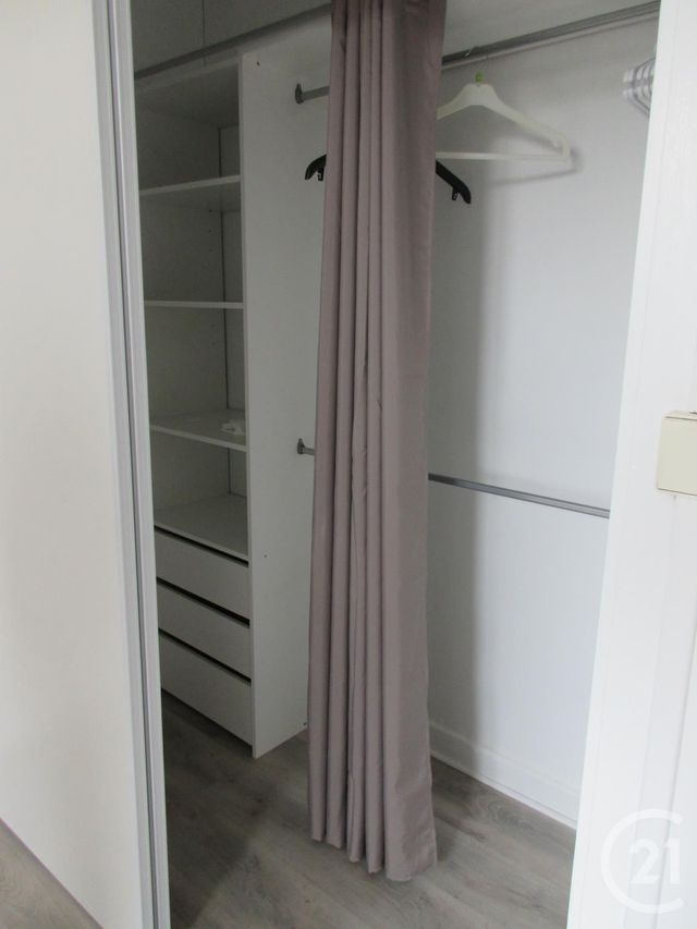 Appartement T4 à louer - 4 pièces - 70.0 m2 - AURILLAC - 15 - AUVERGNE - Century 21 Pradel Immobilier