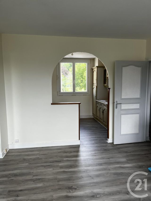 Appartement T4 à louer - 4 pièces - 70.0 m2 - AURILLAC - 15 - AUVERGNE - Century 21 Pradel Immobilier