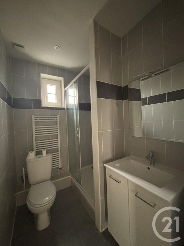 Appartement T3 à louer - 3 pièces - 51.0 m2 - AURILLAC - 15 - AUVERGNE - Century 21 Pradel Immobilier