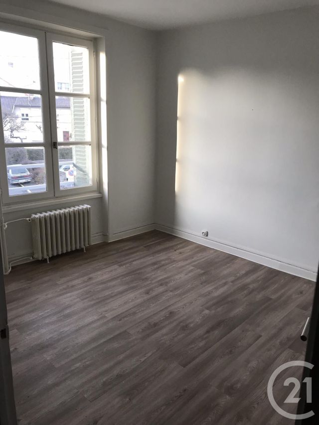 Appartement T3 à louer - 3 pièces - 51.0 m2 - AURILLAC - 15 - AUVERGNE - Century 21 Pradel Immobilier