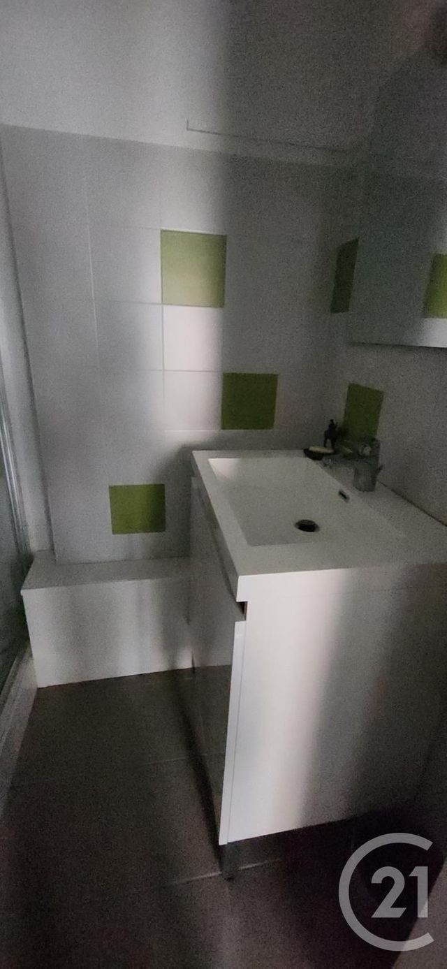 Appartement F1 à vendre - 1 pièce - 17.71 m2 - AURILLAC - 15 - AUVERGNE - Century 21 Pradel Immobilier