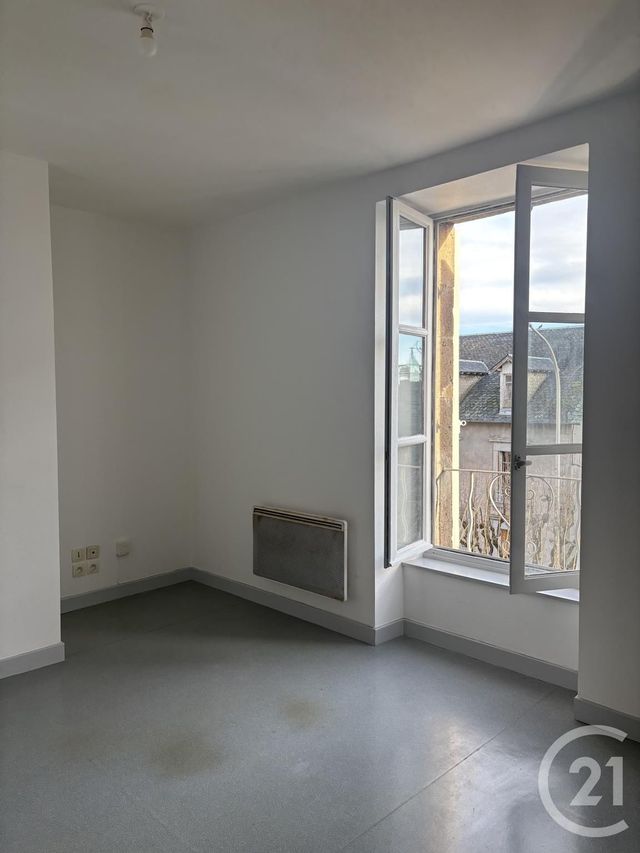 Appartement T2 à louer - 2 pièces - 40.0 m2 - AURILLAC - 15 - AUVERGNE - Century 21 Pradel Immobilier