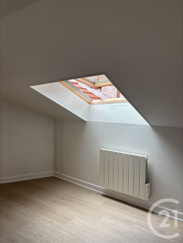 Appartement T2 à louer - 2 pièces - 40.0 m2 - AURILLAC - 15 - AUVERGNE - Century 21 Pradel Immobilier