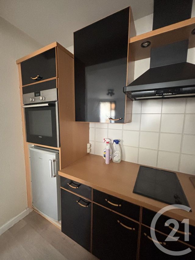 Appartement T2 à louer - 2 pièces - 40.0 m2 - AURILLAC - 15 - AUVERGNE - Century 21 Pradel Immobilier