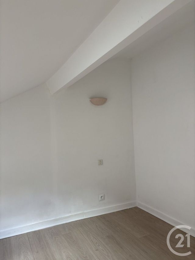 Appartement T2 à louer - 2 pièces - 40.0 m2 - AURILLAC - 15 - AUVERGNE - Century 21 Pradel Immobilier