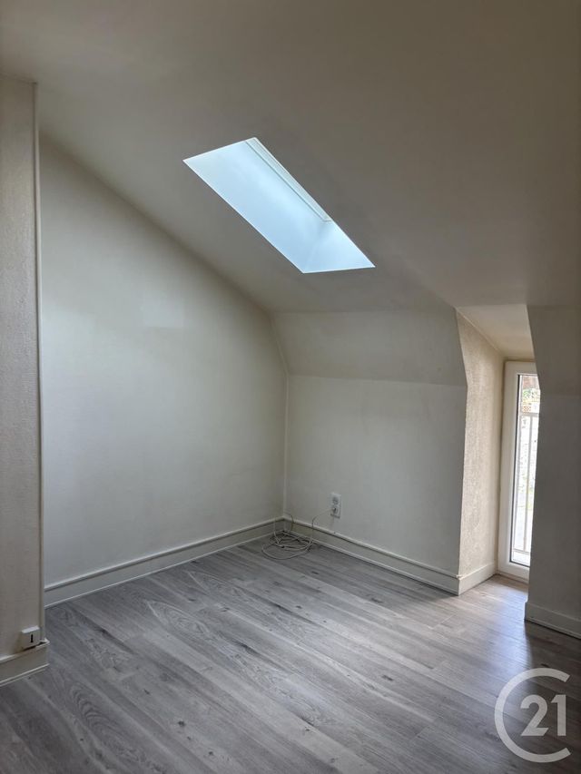 Appartement T10 à louer - 2 pièces - 30.0 m2 - JUSSAC - 15 - AUVERGNE - Century 21 Pradel Immobilier