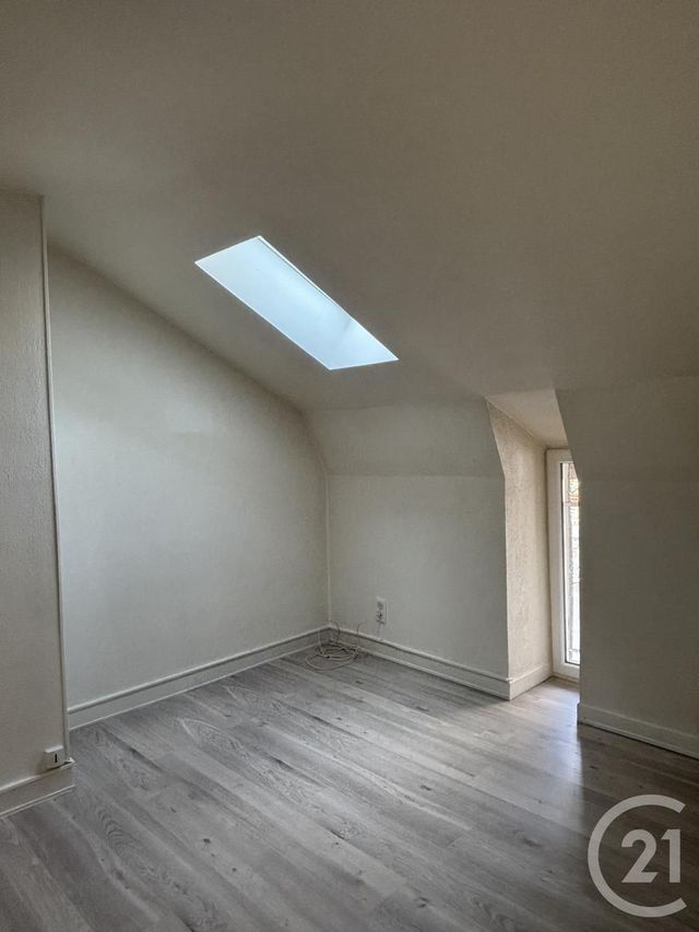 Appartement T10 à louer - 2 pièces - 30.0 m2 - JUSSAC - 15 - AUVERGNE - Century 21 Pradel Immobilier