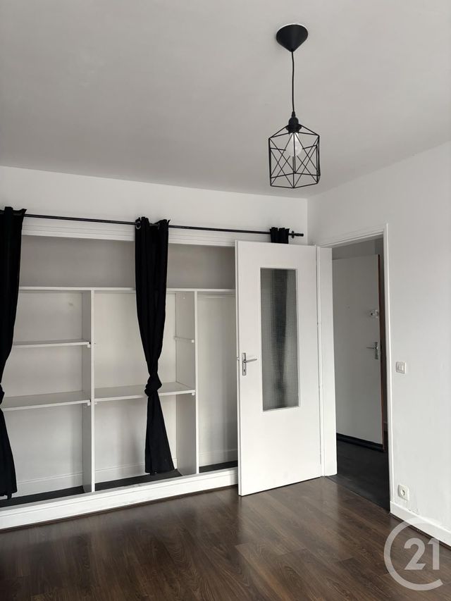 Appartement T1 à louer - 2 pièces - 30.0 m2 - AURILLAC - 15 - AUVERGNE - Century 21 Pradel Immobilier