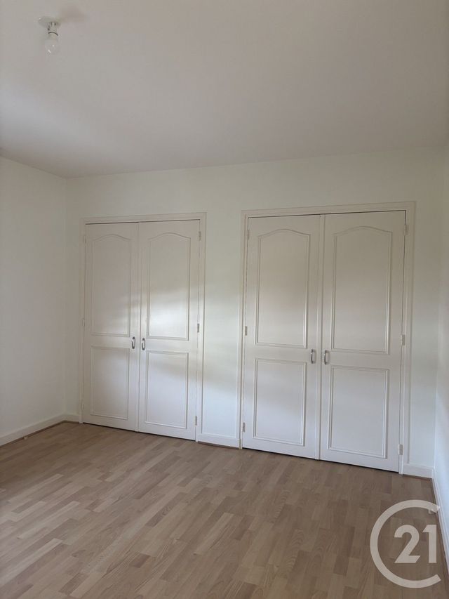Appartement T5 à louer - 5 pièces - 126.0 m2 - LE ROUGET PERS - 15 - AUVERGNE - Century 21 Pradel Immobilier