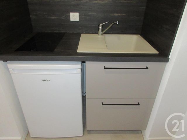 Appartement Studio à louer - 1 pièce - 20.0 m2 - AURILLAC - 15 - AUVERGNE - Century 21 Pradel Immobilier
